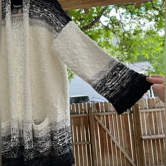 Anthropologie NWOT Akemi + Kin Black White Ombré Chunky Knit Cardigan - Picture 7 of 16